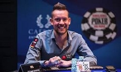 Данзер завоевал уже третий браслет WSOP в этом году